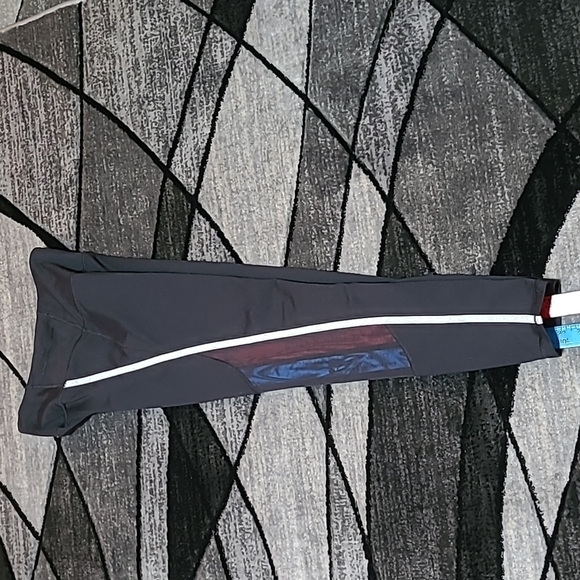 Victoria Sport Knockout Mesh Metallic Silver detail Leggings - Picture 11 of 15